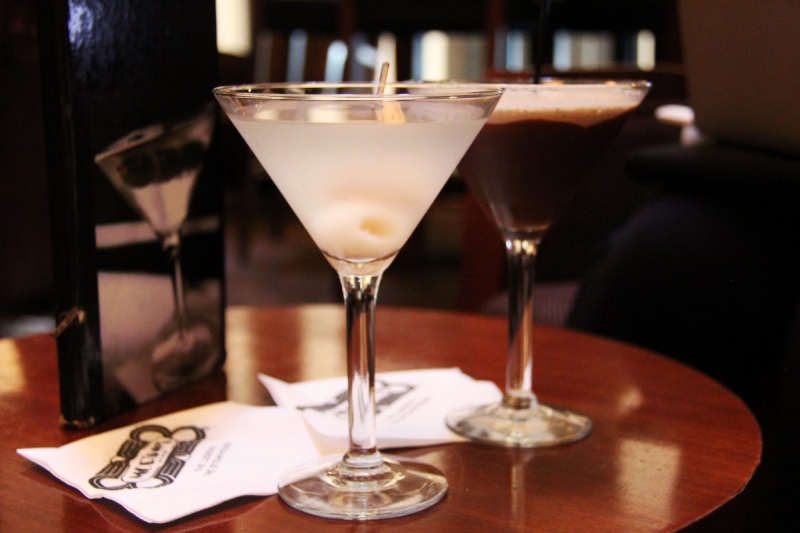 brasserie-COLLOBRIERES-min_martini_bar_lychee_chocolate_alcohol_liquor_happy_hour_happy-910161